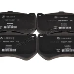 Front Ceramic Brake Pad Set Mercedes C E Classe 205 213 C 63 AMG Ceramic A0004208905 A0004205800